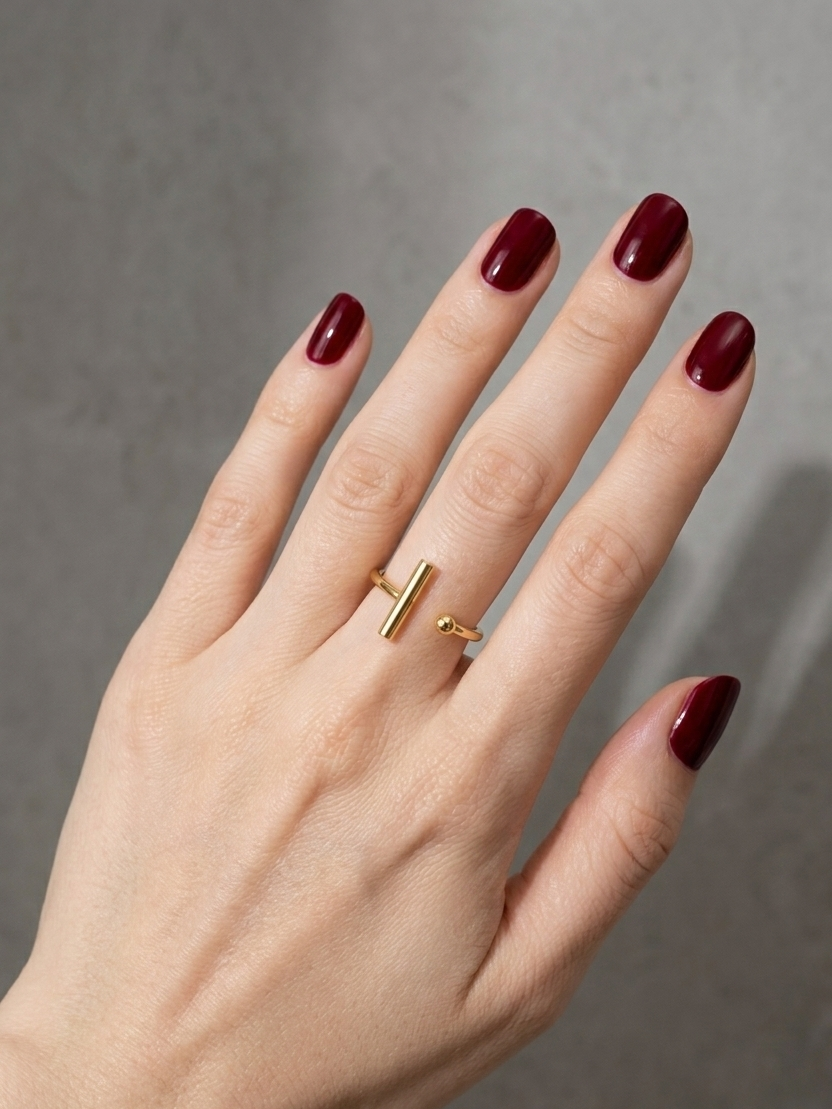 Détail bague CHEVALERET LAMANIAK – finition dorée, design géométrique minimaliste