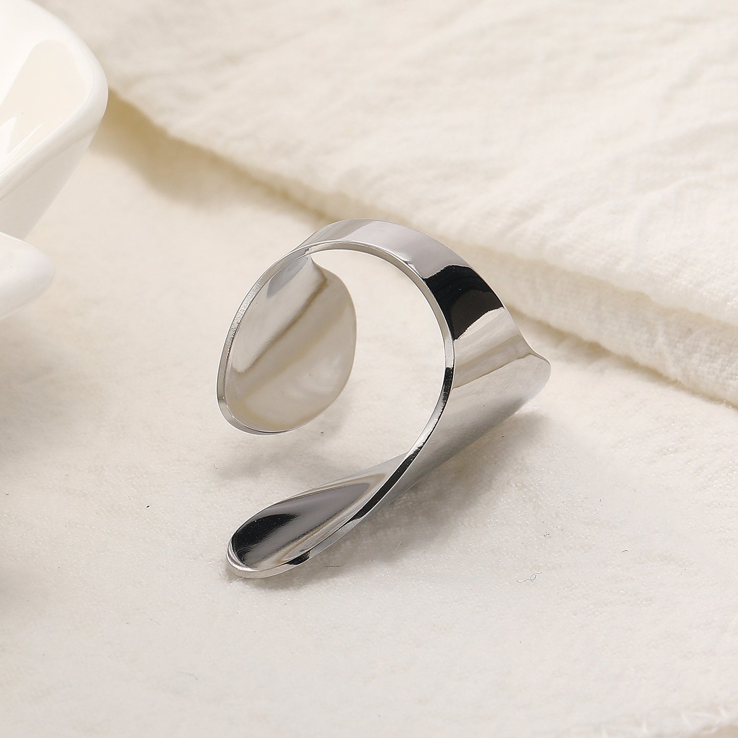 SAINT-LAZARE ring