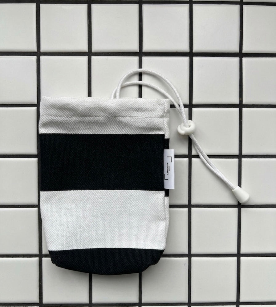 Pochette rayée noir et blanc en toile 100% coton par LAMANIAK