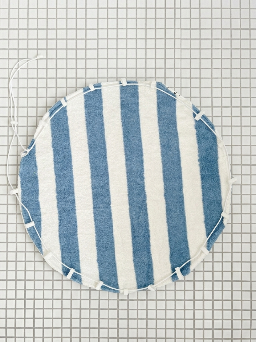 Le sac piscine étanche recto/verso coton bleu clair et blanc fait main à Paris par LAMANIAK