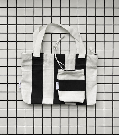 Ensemble sac et pochette en toile 100% coton rayé noir et blanc fait main à Paris par LAMANIAK