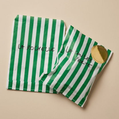 pochette surprise accessoires vert et bijoux 