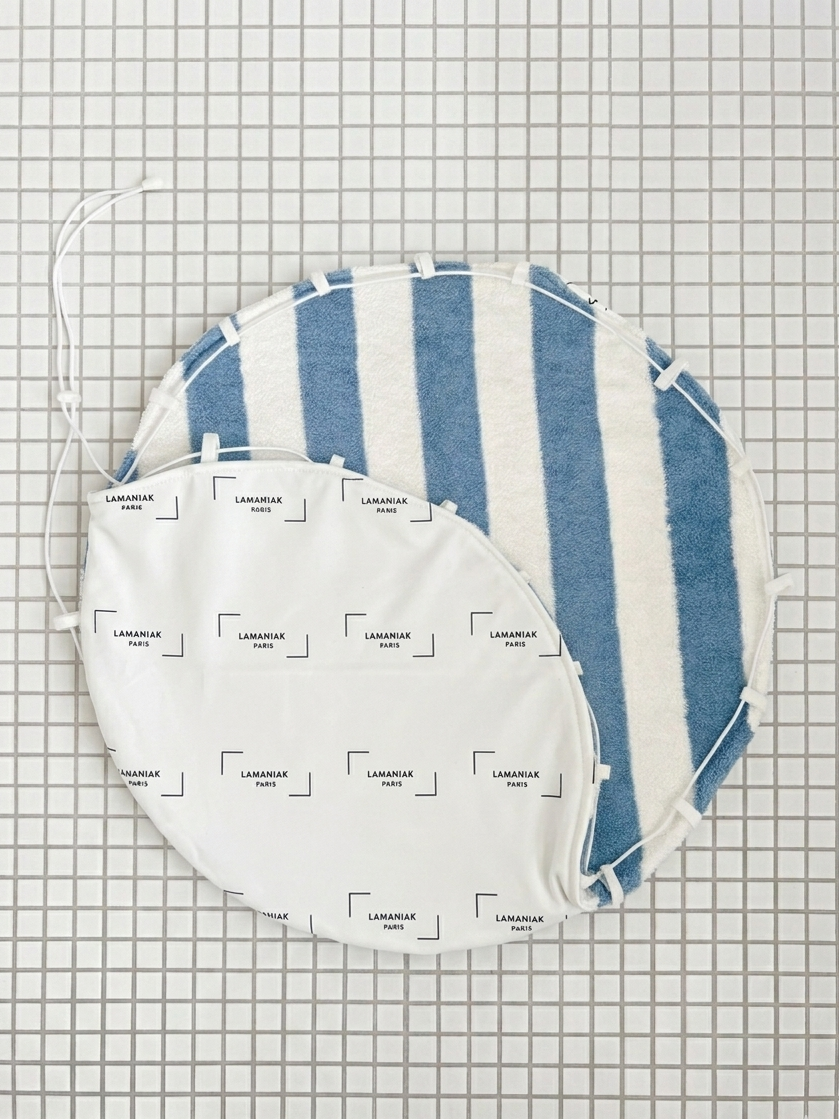 Le sac piscine étanche recto/verso coton bleu clair et blanc fait main à Paris détils